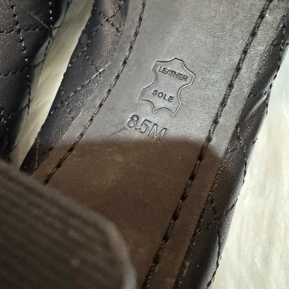 TORY BURCH shoe black quilted pumps gold logo cap toe shoes size 8.5 pump - Picture 10 of 10